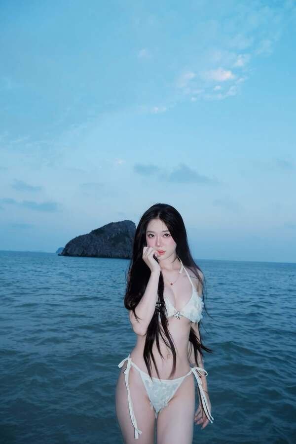 gái xinh bikini 25