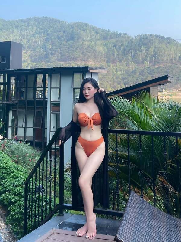 gái xinh bikini 26