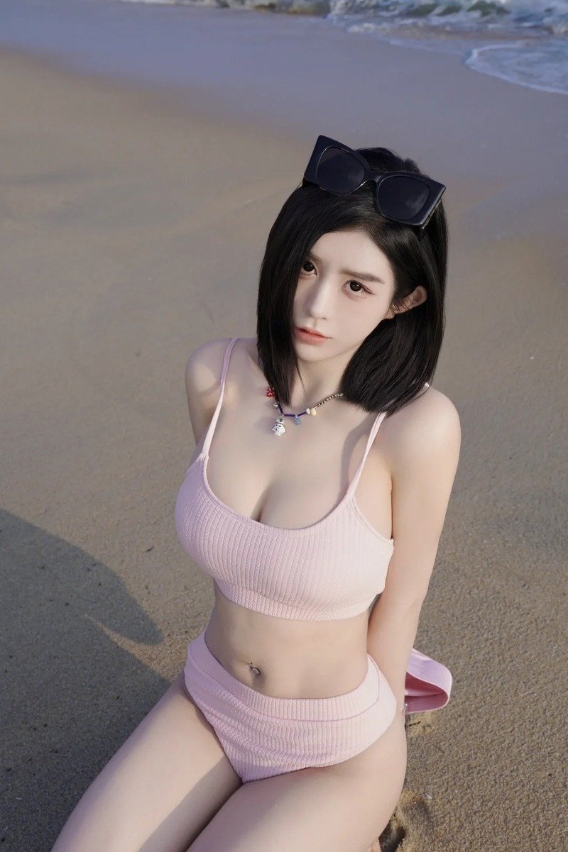 gái xinh show vú 6