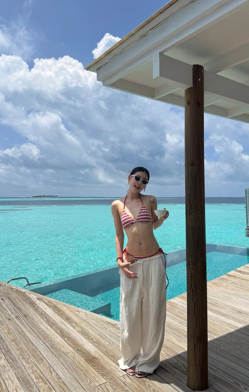 gái xinh việt nam mặc bikini đi biển 14