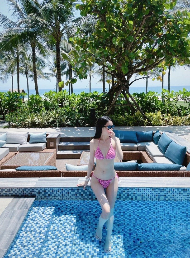 gái xinh việt nam mặc bikini đi biển 18