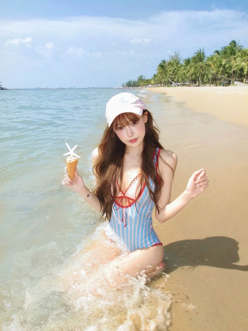 gái xinh việt nam mặc bikini đi biển 26