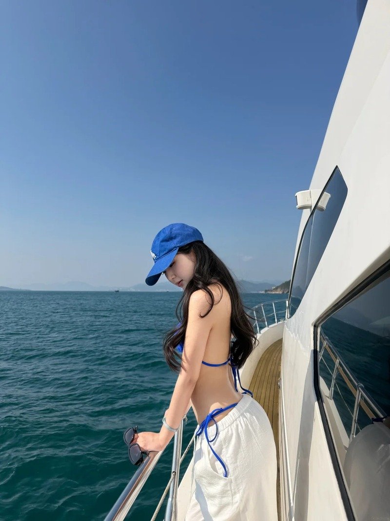 gái xinh việt nam mặc bikini đi biển 5