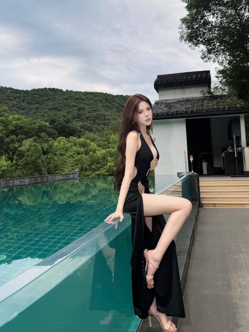 gái xinh việt nam mặc bikini đi biển 6