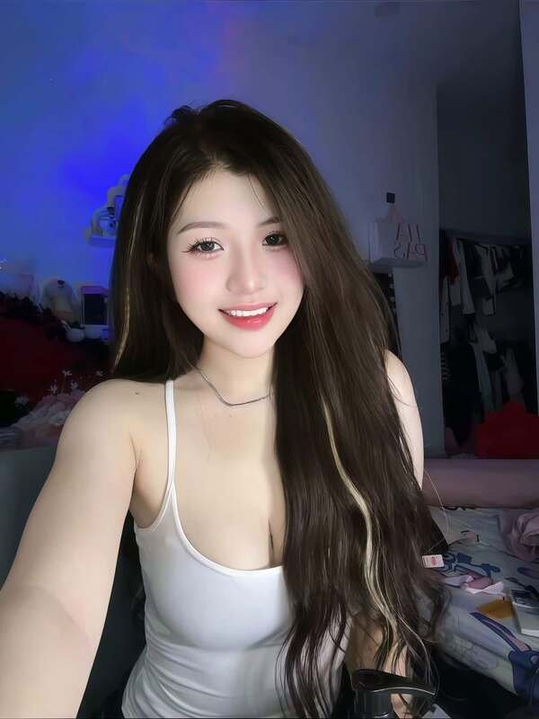 gái xinh vú to 19