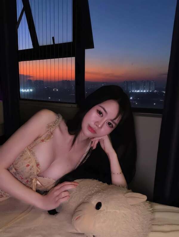 gái xinh vú to 22