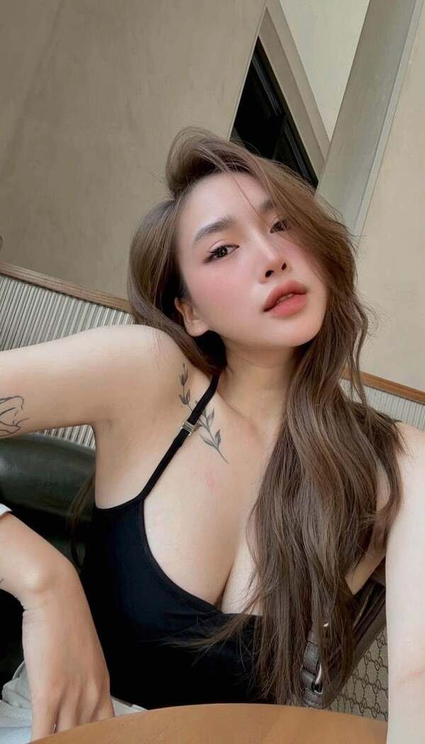 gái xinh vú to 34