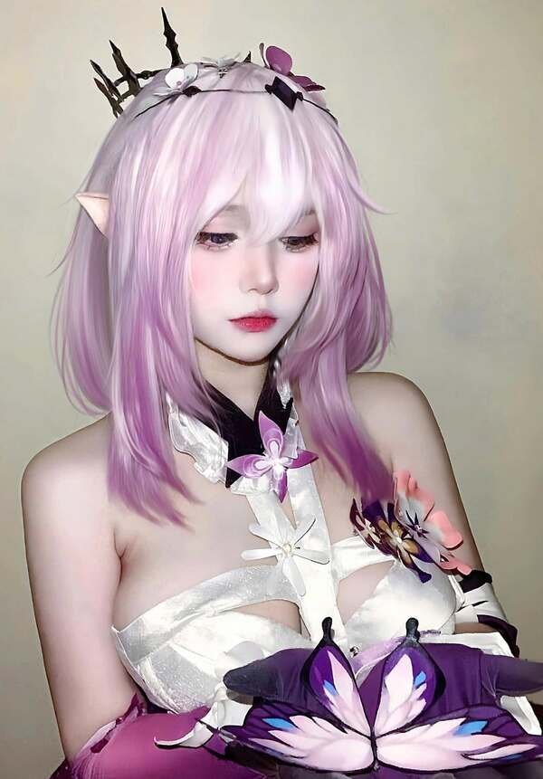 gái xinh vú to cosplay 10