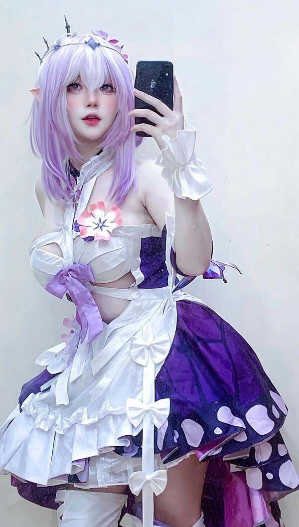gái xinh vú to cosplay 11