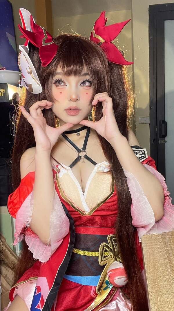 gái xinh vú to cosplay 18