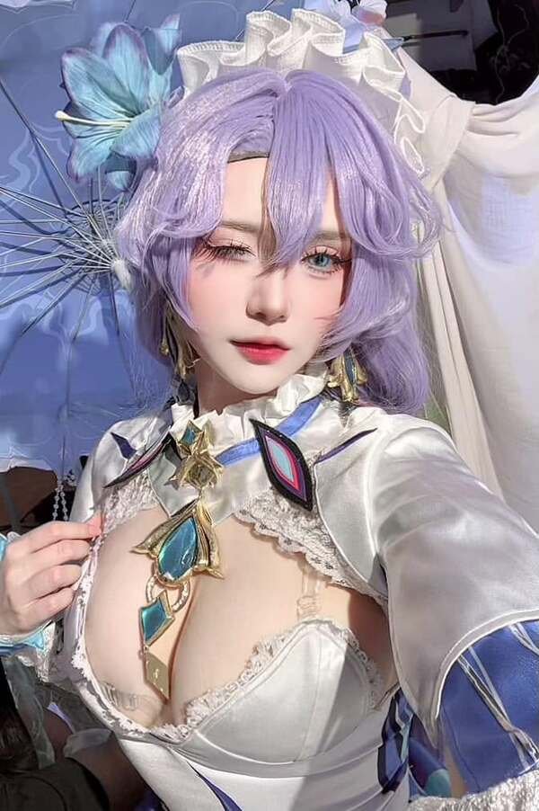gái xinh vú to cosplay 19