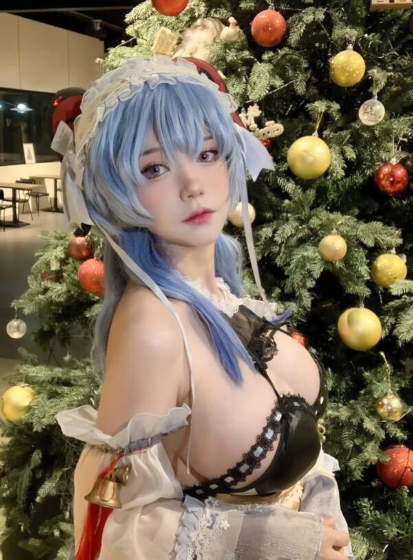 gái xinh vú to cosplay 23
