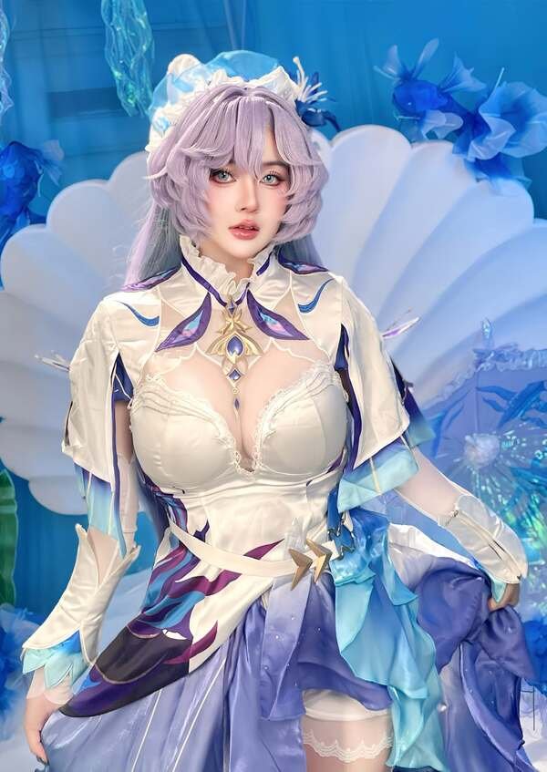 gái xinh vú to cosplay 24