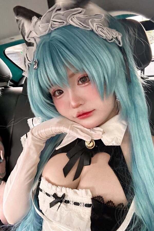 gái xinh vú to cosplay 27