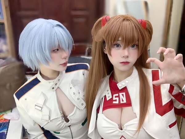 gái xinh vú to cosplay 5