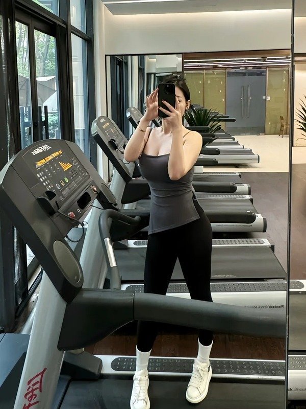 290+ Ảnh gái xinh vú to múp khiến anh em càng lướt càng cuốn gái xinh vú to múp 27