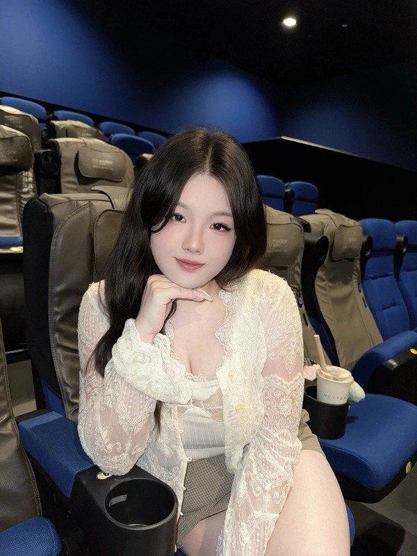 gái xinh vú to tự sướng 19