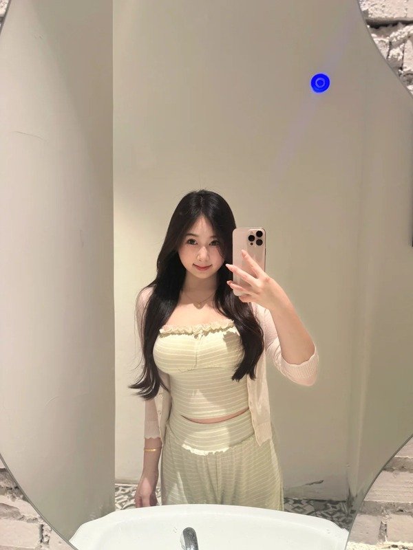 gái xinh vú to tự sướng 29