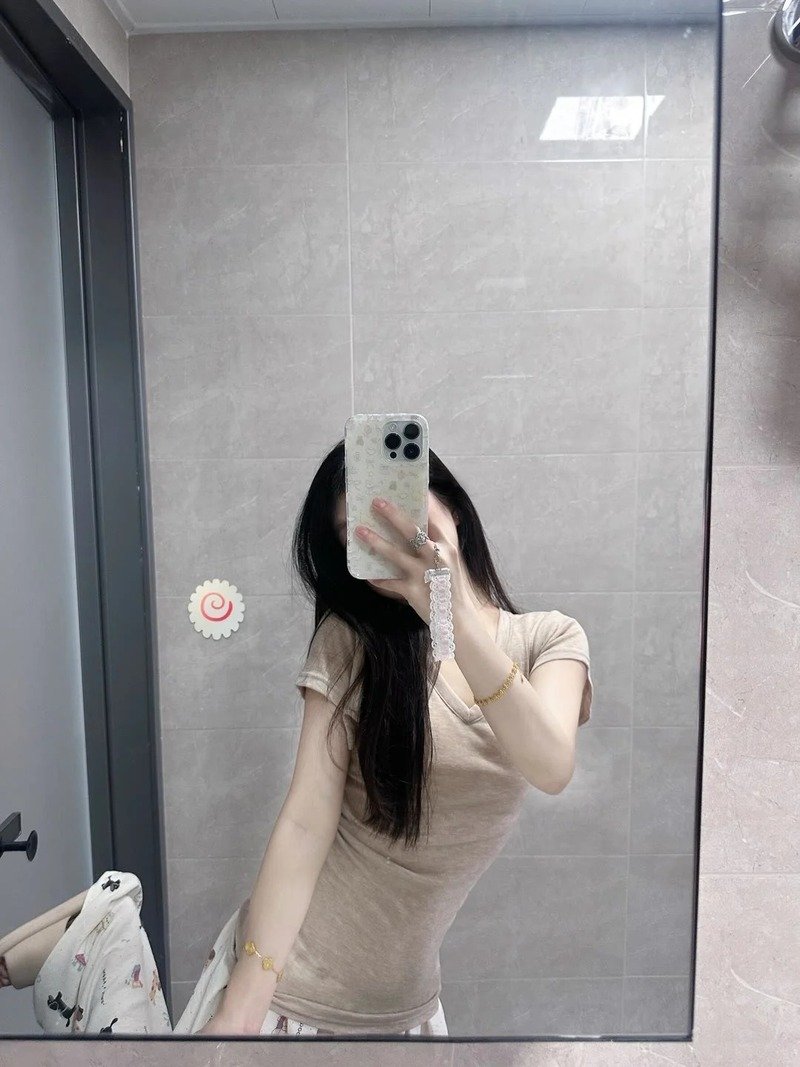 215+ Ảnh gái xinh trung quốc che mặt khiến người xem tò mò ảnh gái xinh trung quốc che mặt 20