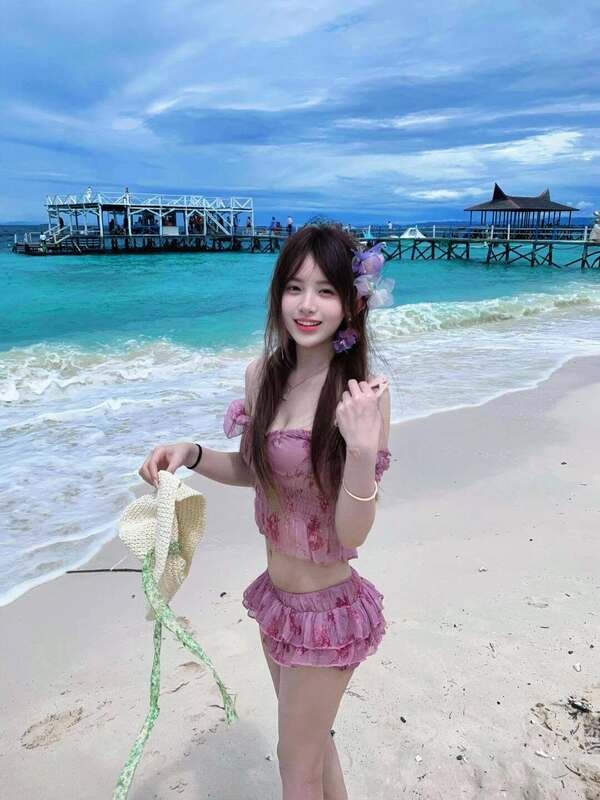 gái xinh mặc váy 21