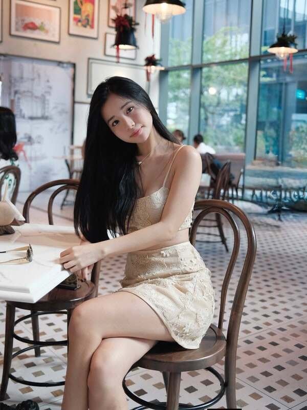 gái xinh mặc váy 7