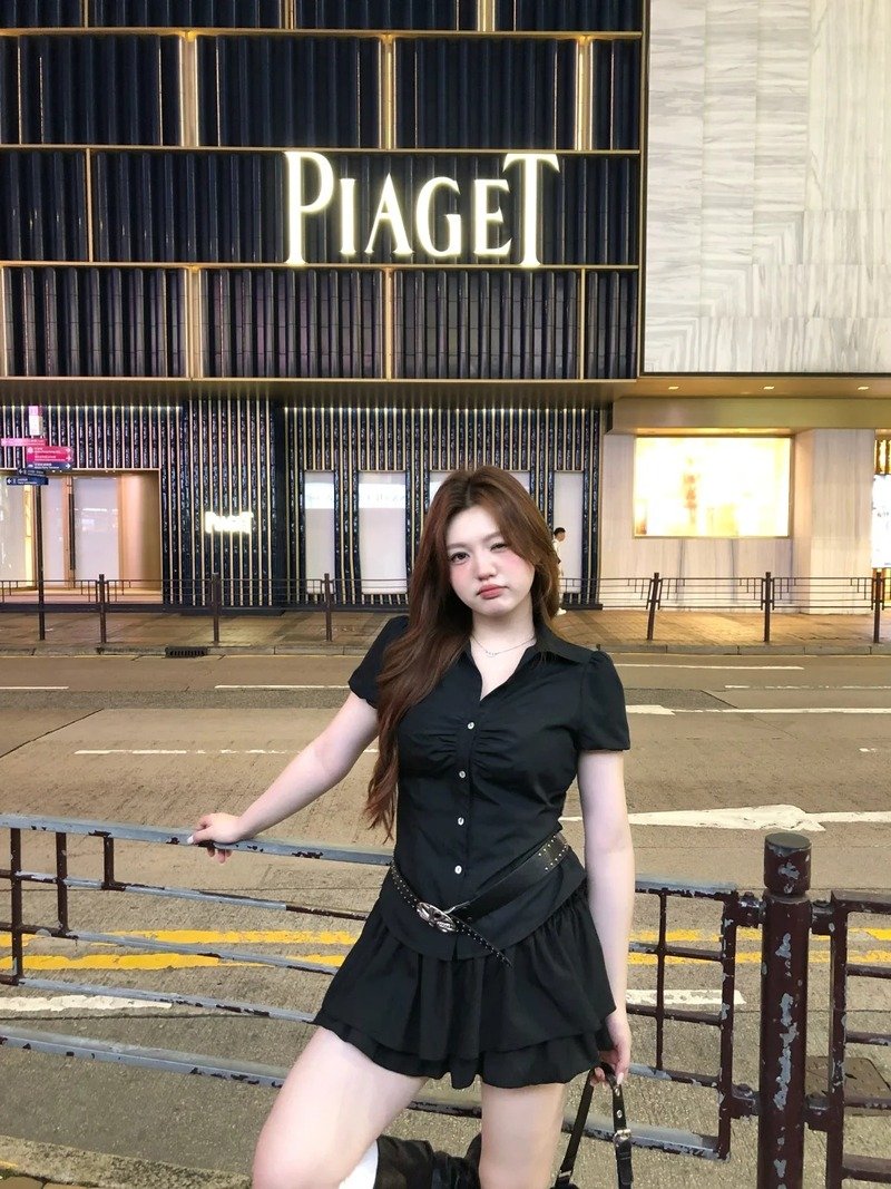 gái xinh mặc váy ngắn đen 11