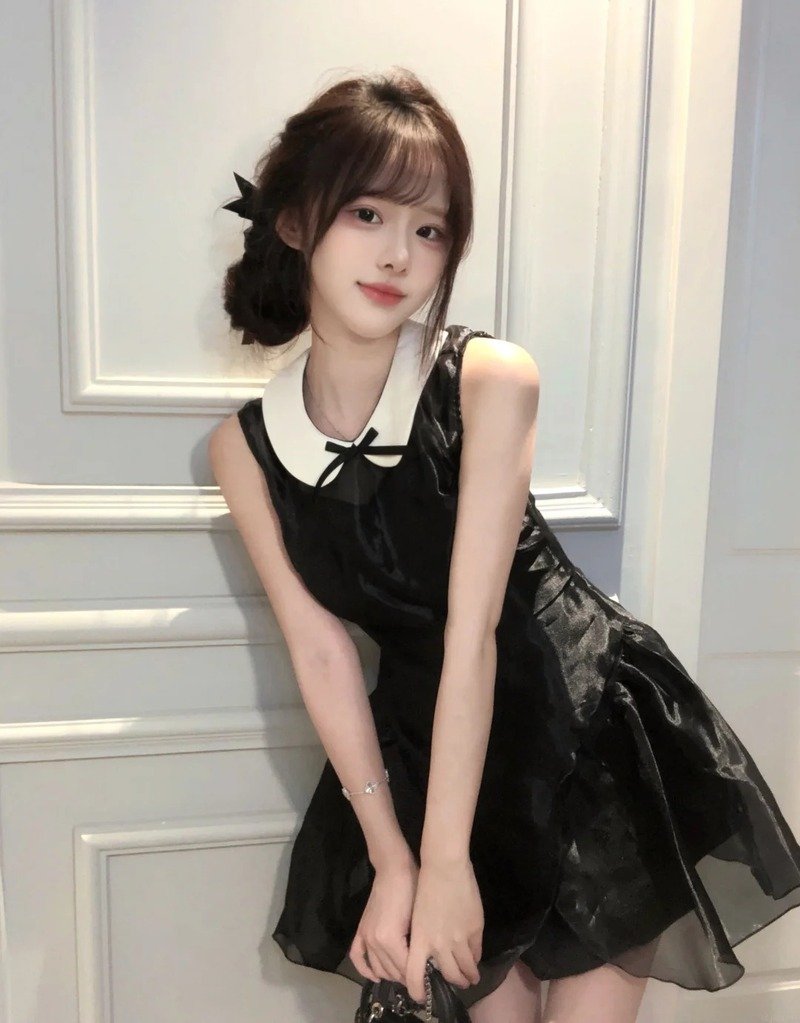 gái xinh mặc váy ngắn đen 14