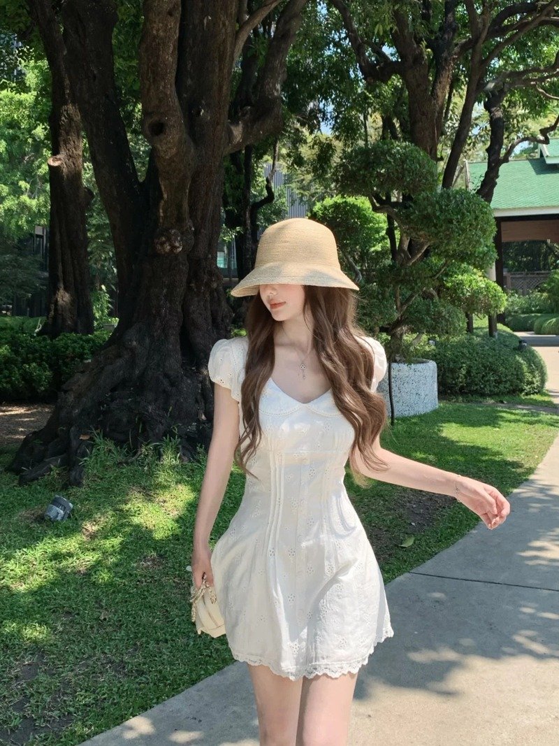 gái xinh mặc váy ngắn trắng 15