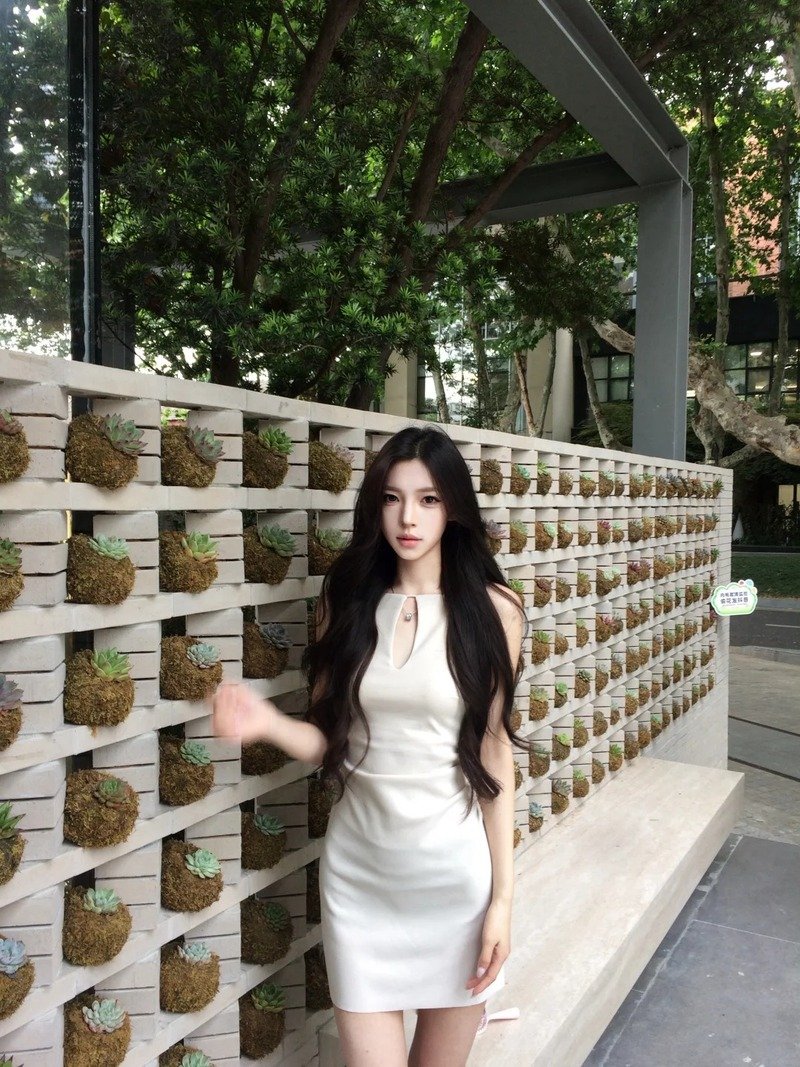 gái xinh mặc váy ngắn trắng 20