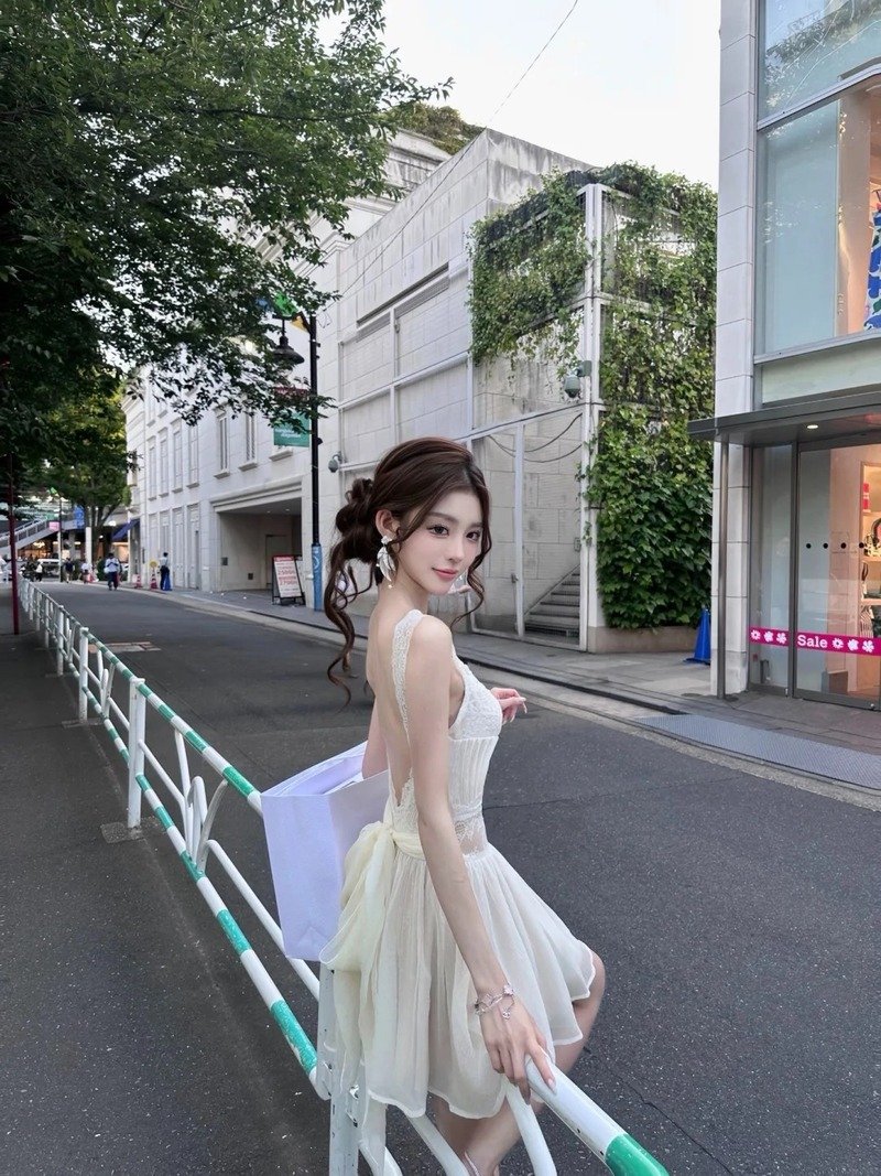 gái xinh mặc váy ngắn trắng 21