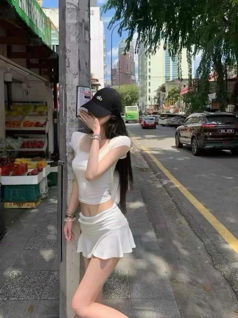 gái xinh mặc váy ngắn trắng 22