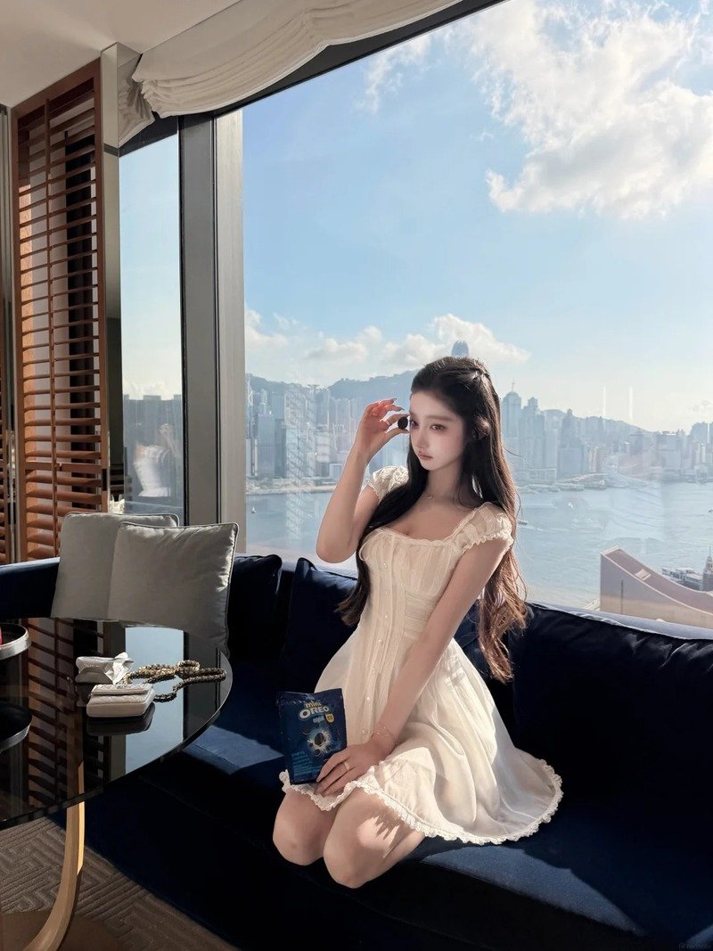 gái xinh mặc váy ngắn trắng 28