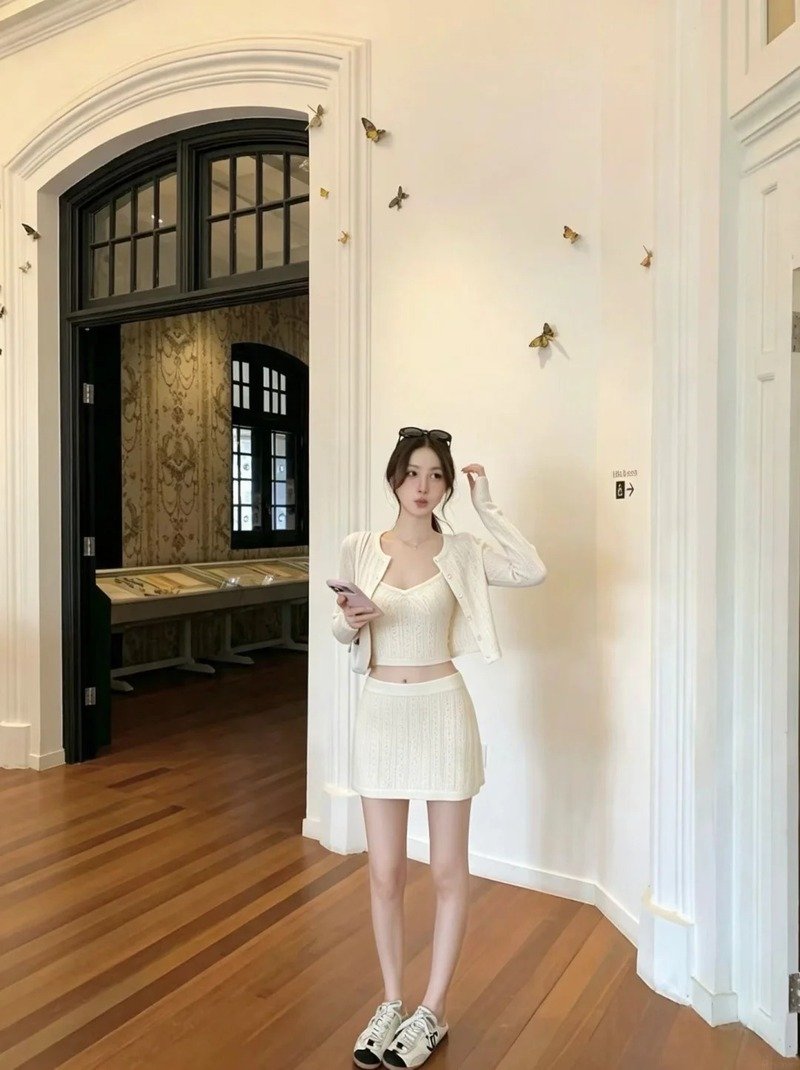 gái xinh mặc váy ngắn trắng 5