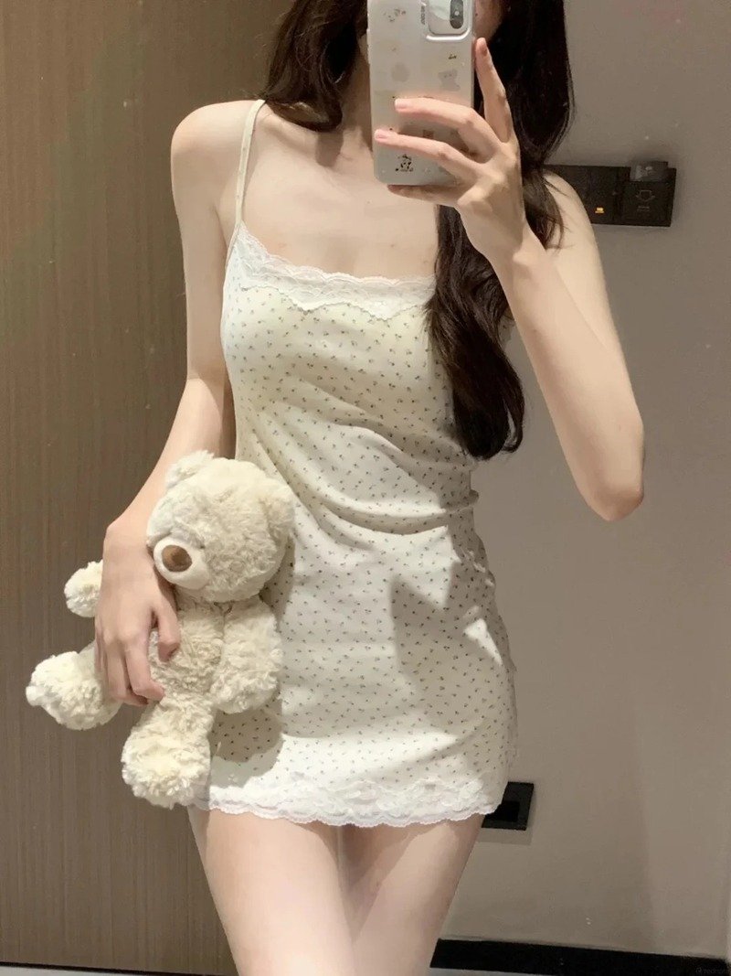 gái xinh mặc váy ngủ 4