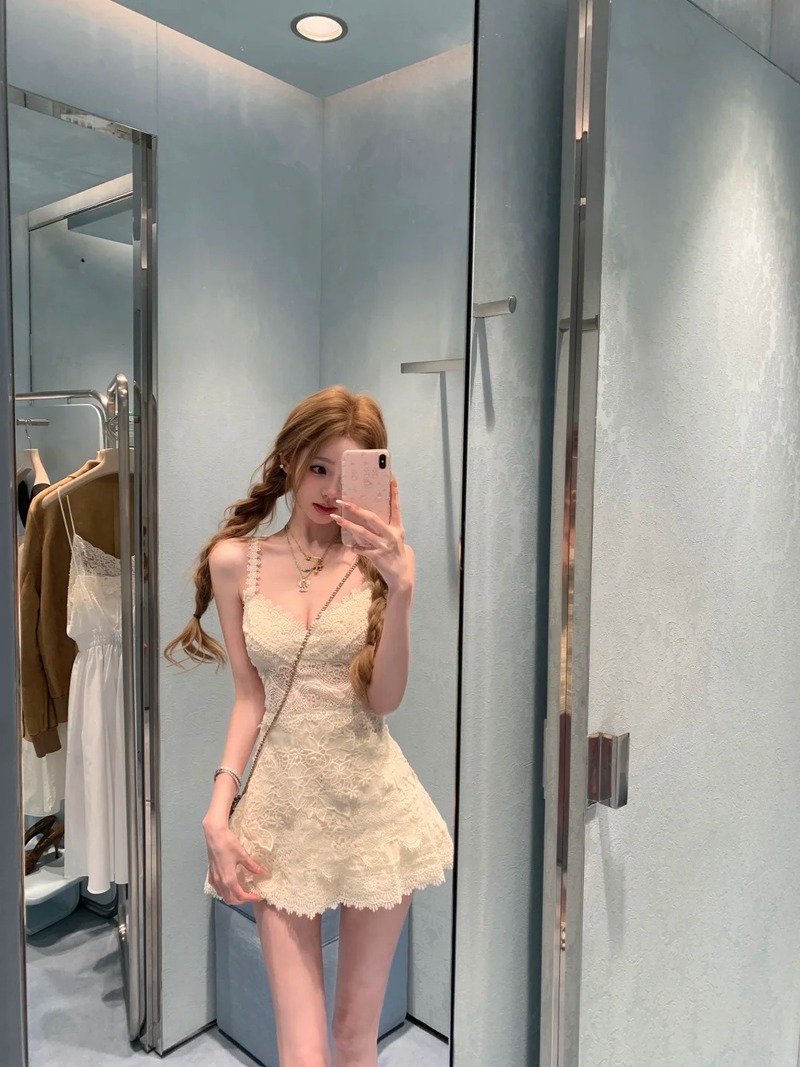 gái xinh mặc váy siêu ngắn 22