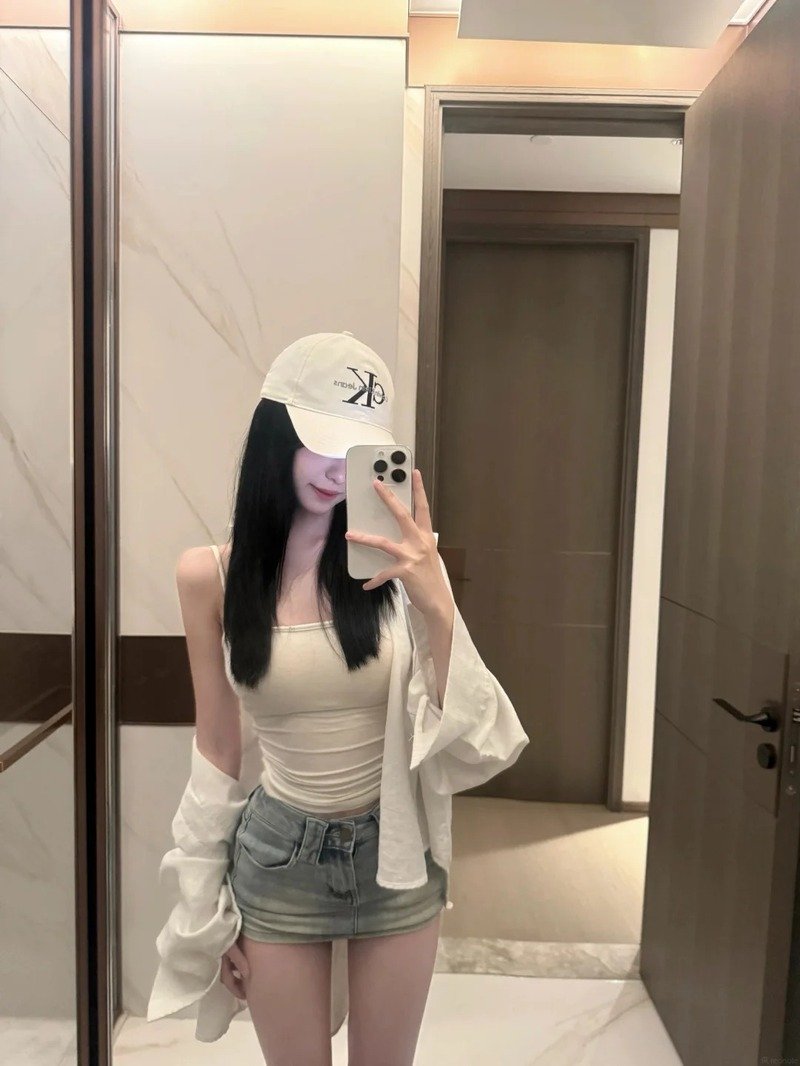 gái xinh mặc váy siêu ngắn 6