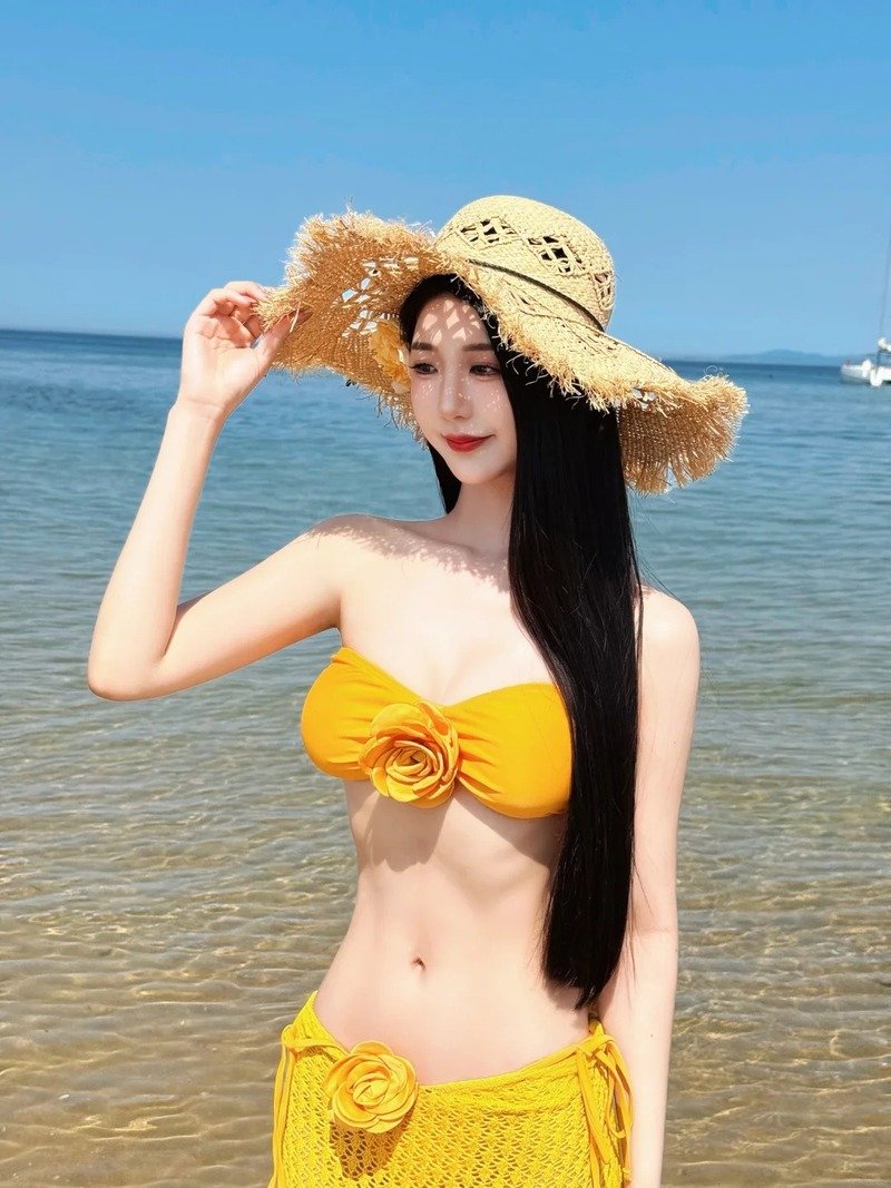 hình ảnh gái xinh trung quốc mặc bikini