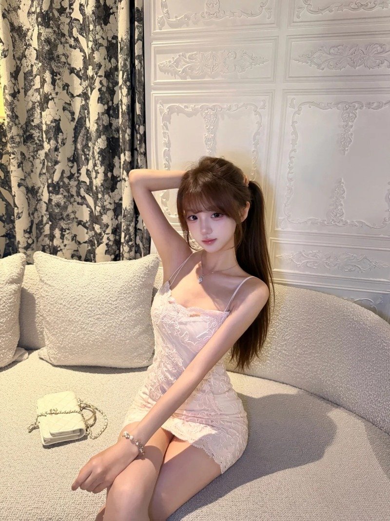 gái xinh trung quốc mặc váy ngắn 13