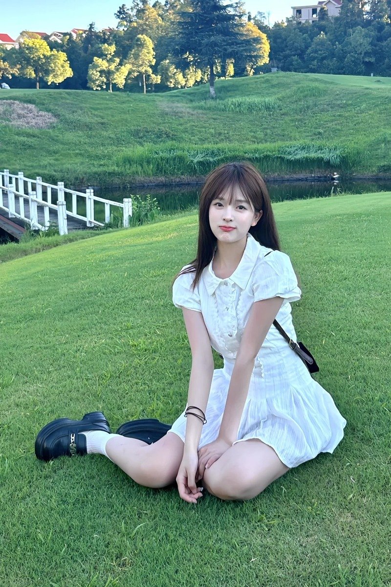gái xinh trung quốc mặc váy ngắn 24